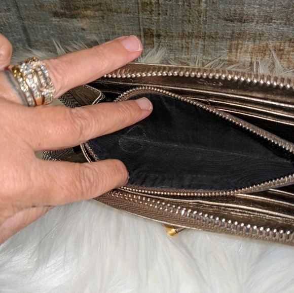 Chloe Paddington Metallic Gold Long Zippy Wallet - Picture 7 of 13